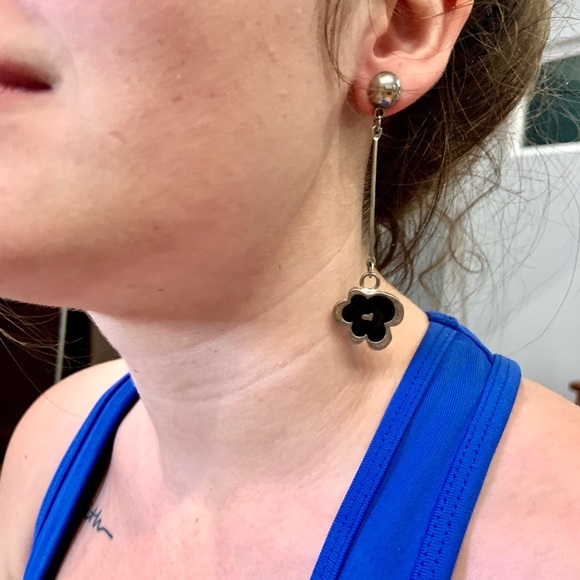 Cute Silver&Black Flower Drop Earrings! - Picture 2 of 2